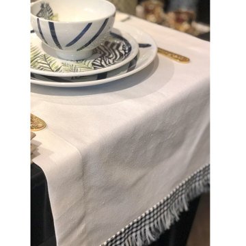Pötikareli Beyaz Keten Runner