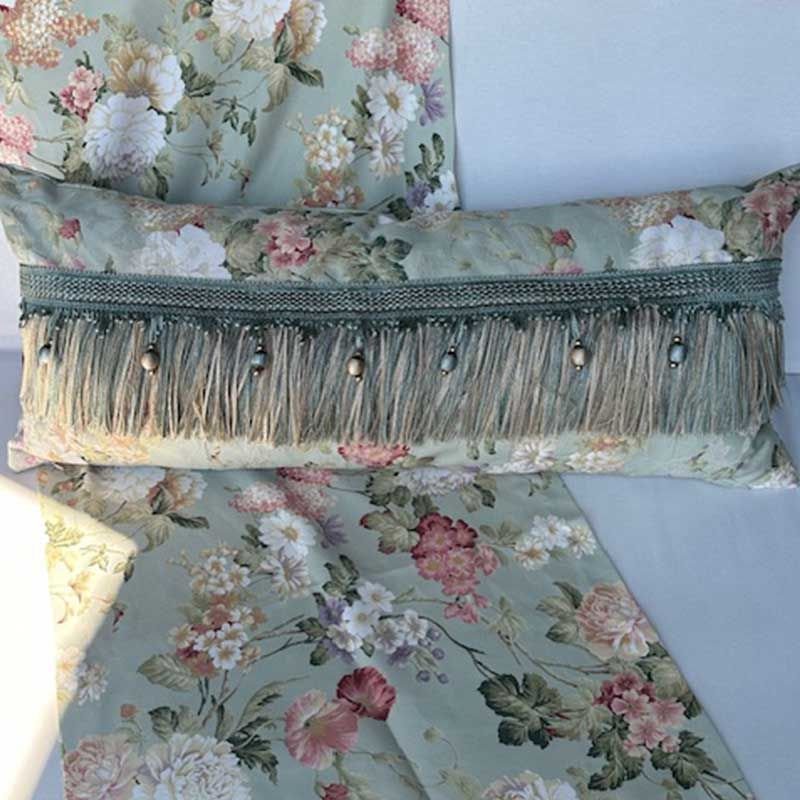 Floral Desenli Püsküllü Yastık 75 cm